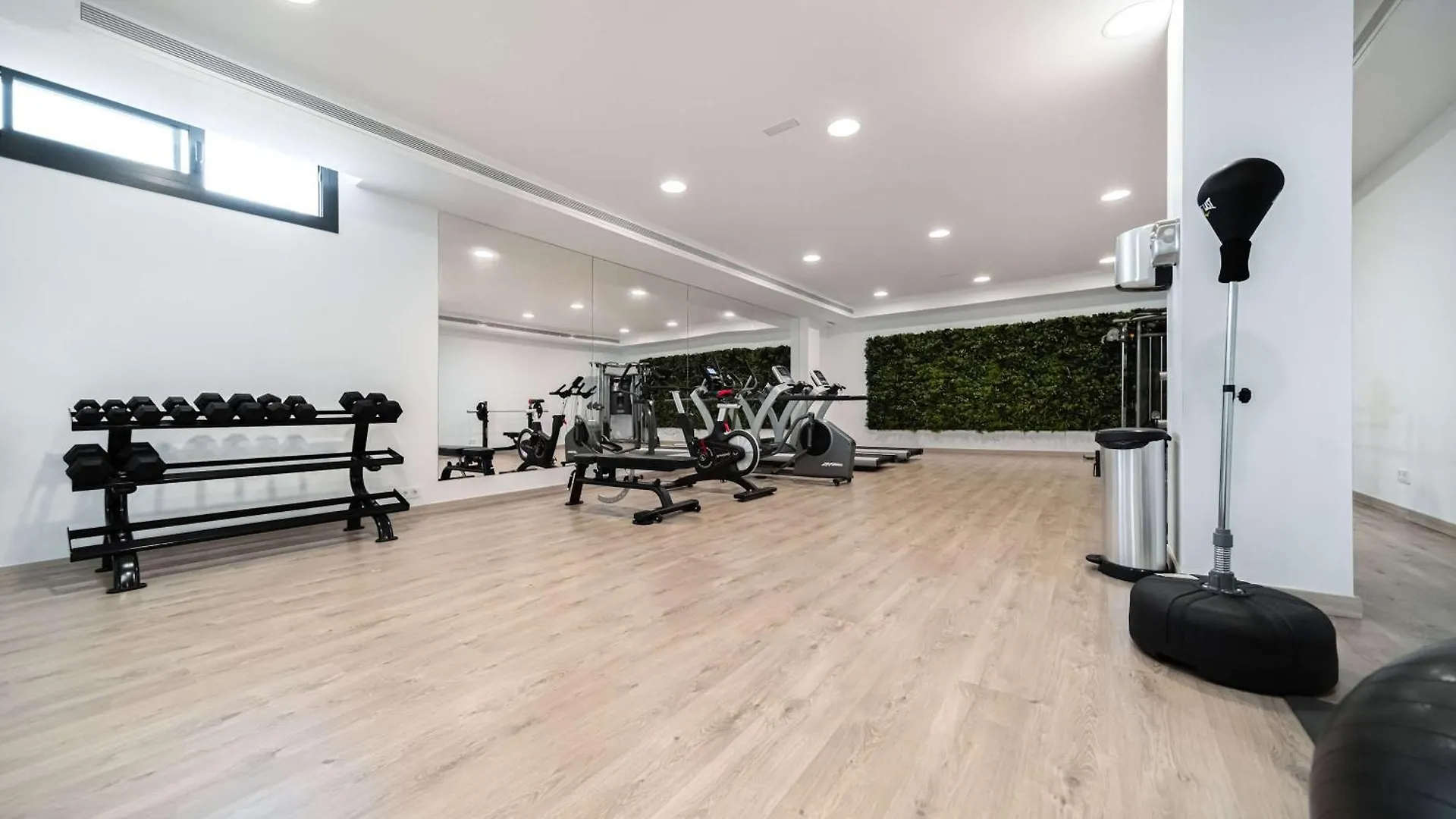 Casa Sol Luxury Rooftop Penthouse Gym Spa Pools Marbella 0*,  İspanya